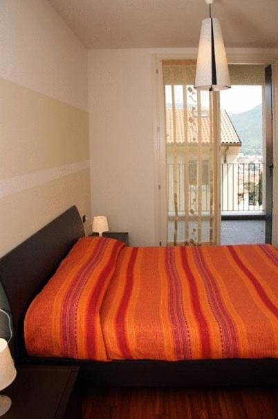 Cozy Lake Como Apartments Valmadrera Room photo